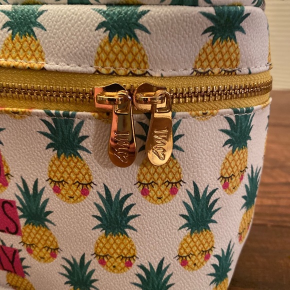Good Vibes Only Pineapple Cosmetic Carrying Case With Handle - Picture 8 of 12